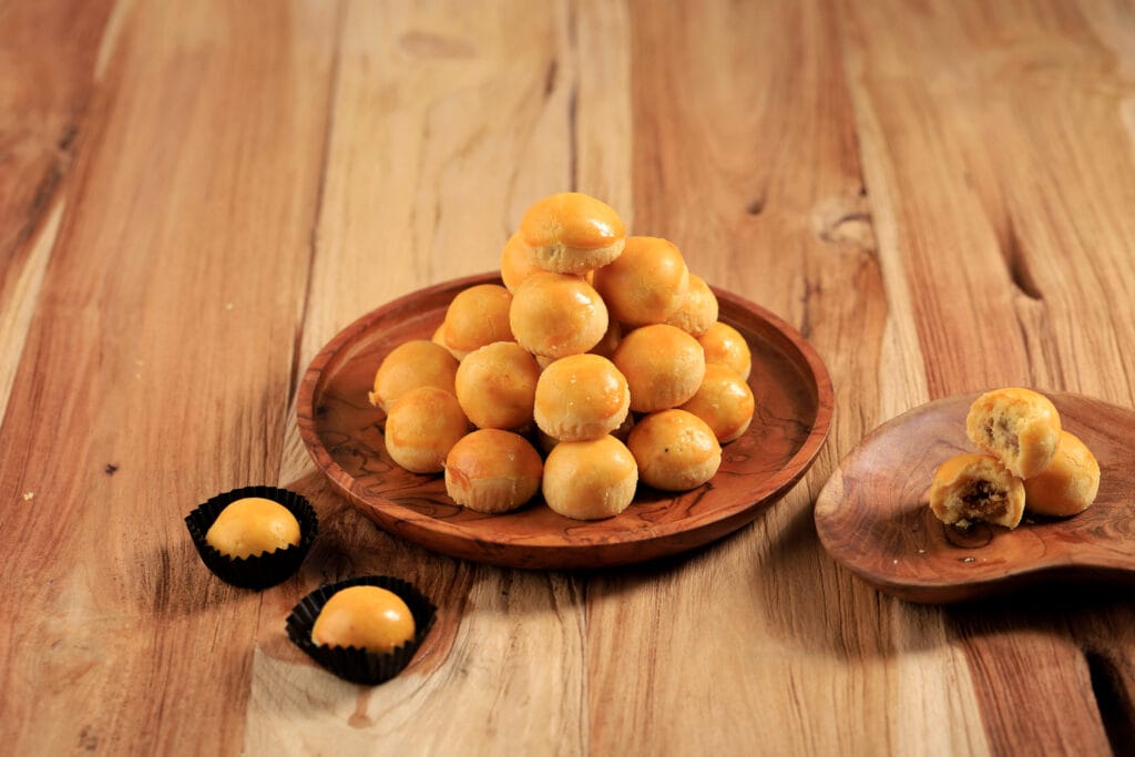 cny snacks pineapple tarts